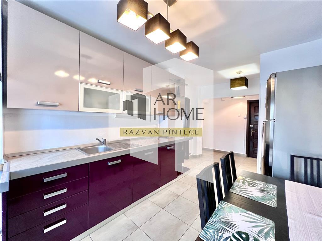 Apartament 3 camere, decomandat, zona centrala, Ploiesti