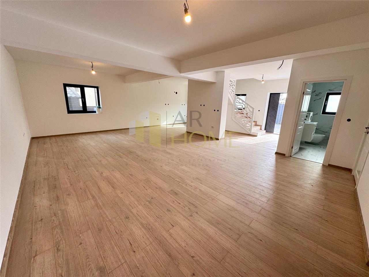 Casa 8 camere, in Ploiesti zona Albert
