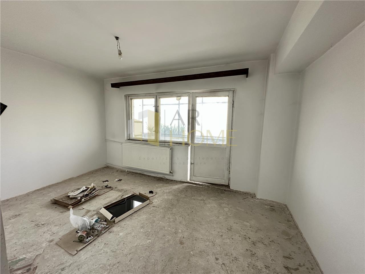 Vanzare apartament 2 camere, decomandat, zona Democratiei, Ploiesti