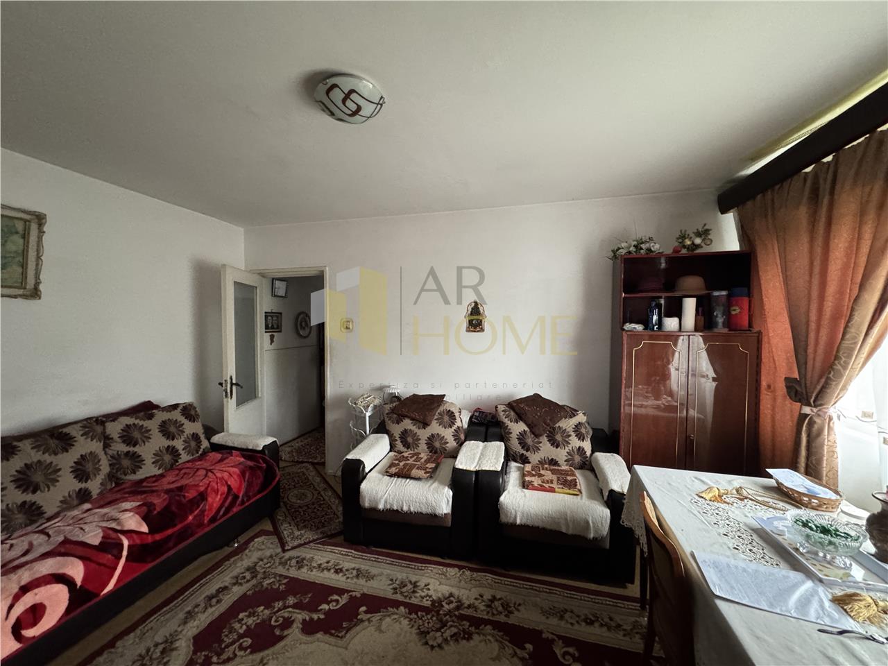 Vanzare apartament, 2 camere, nedecomandat, zona Malu Rosu