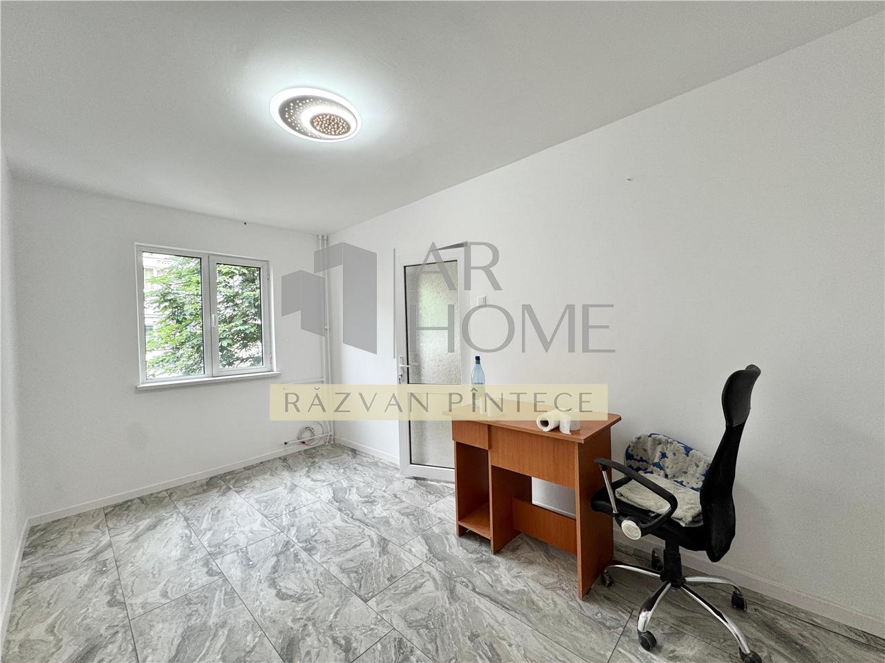 Vanzare apartament 2 camere nedecomandat, zona Mihai Bravu, Ploiesti