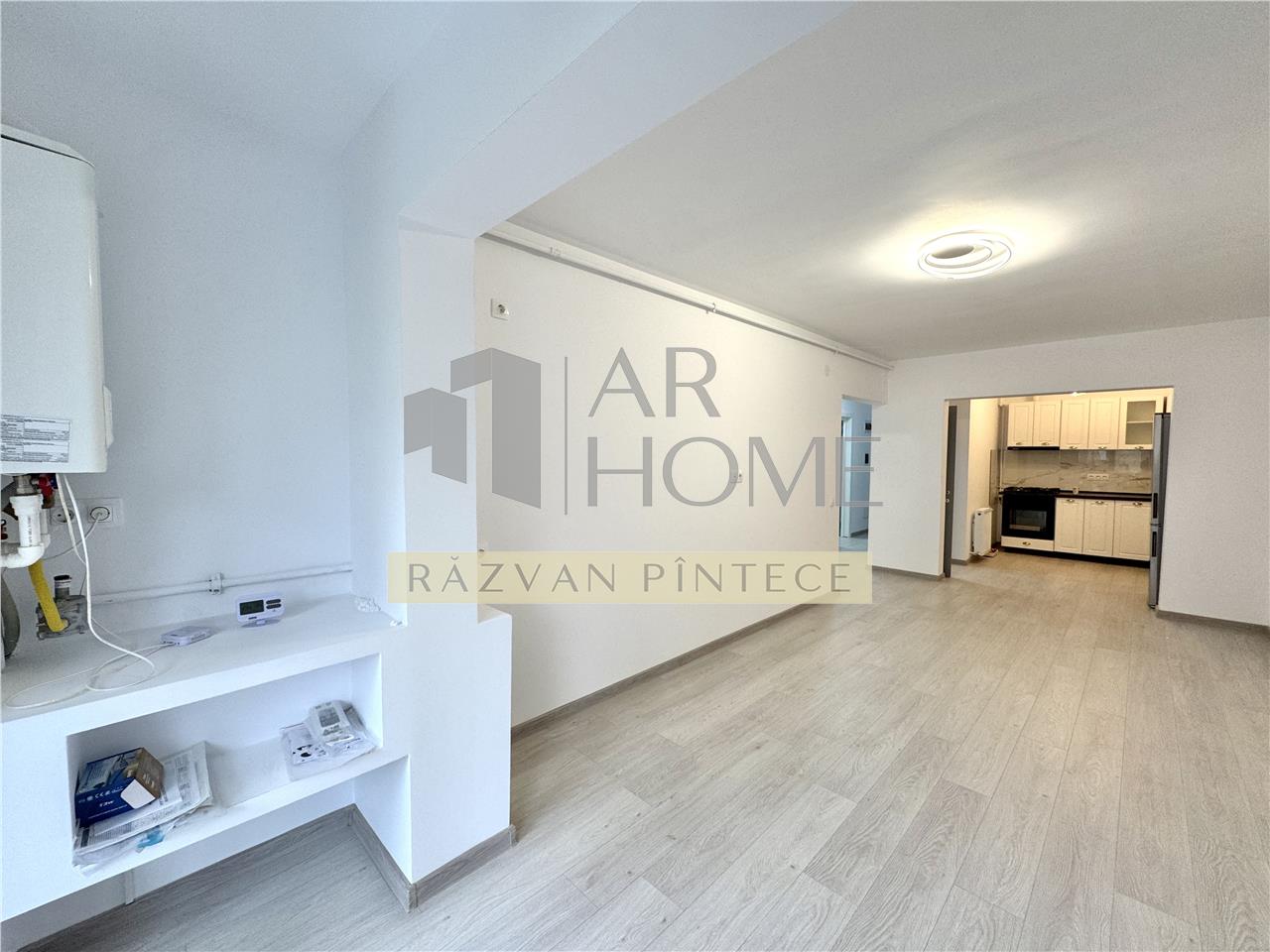 Inchiriere apartament 2 camere, partial mobilat utilat, White Tower Sud, Ploiesti.
