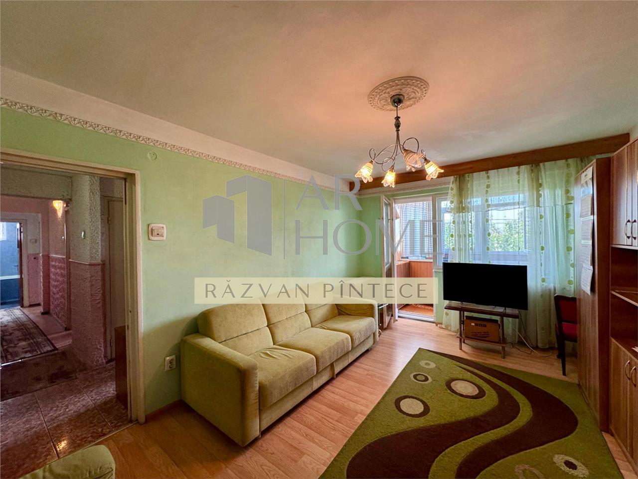 Vanzare apartament 3 camere, confort 1, decomandat, zona Republicii, Ploiesti.