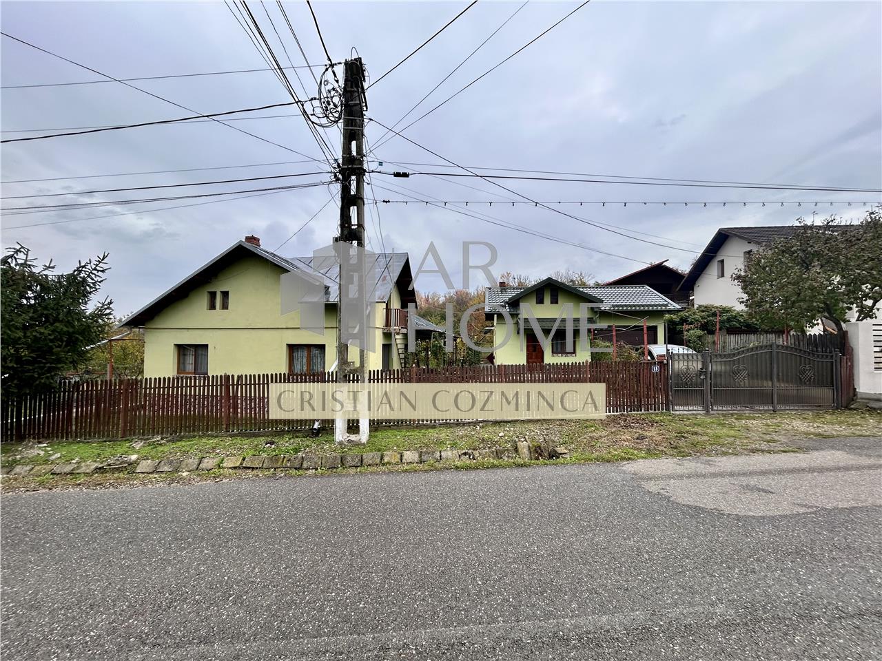 Vanzare casa 6 camere, in Baicoi, teren 1800 MP
