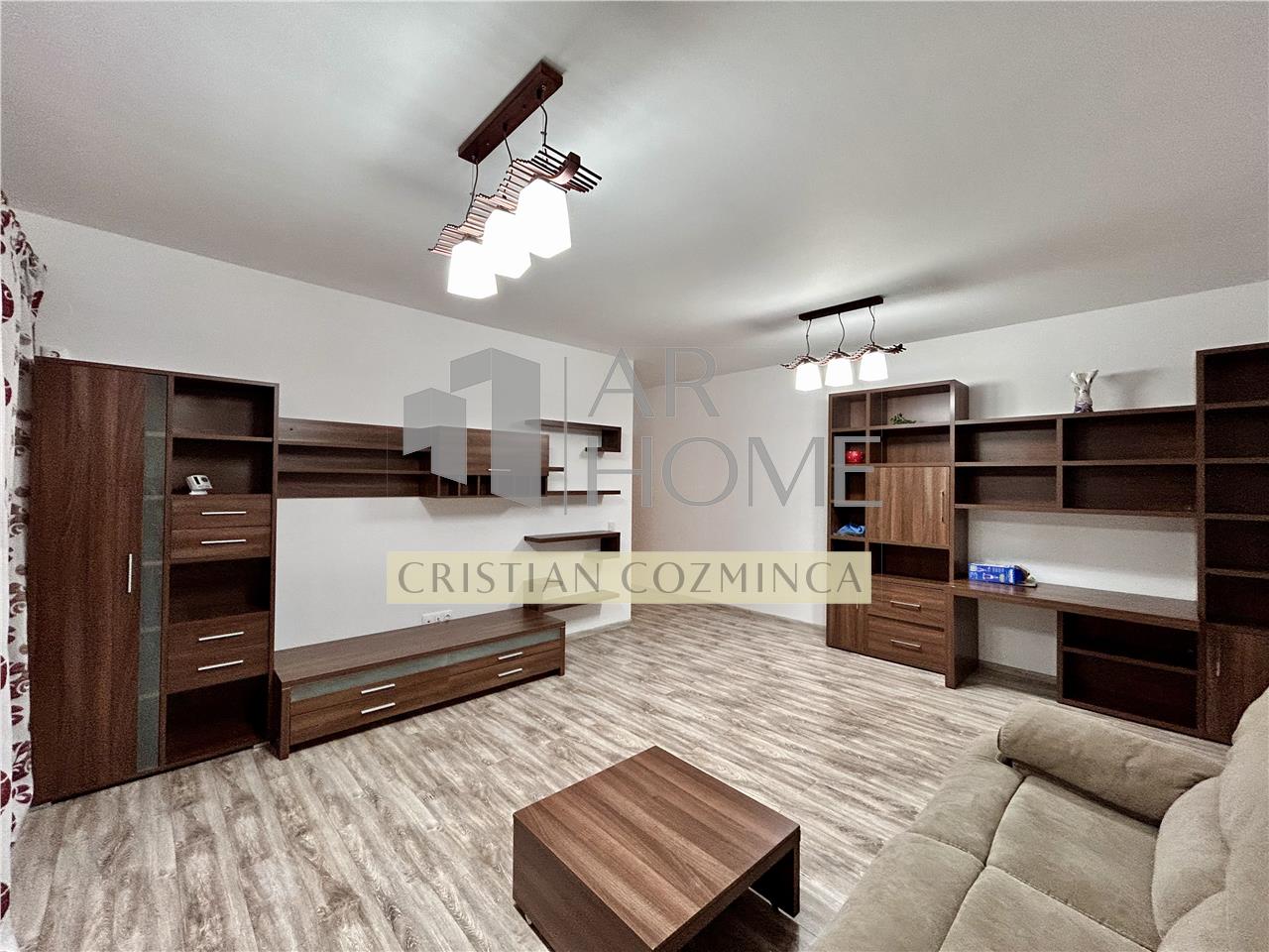 Apartament 3 camere, 2 locuri de parcare, centrala proprie, Vest