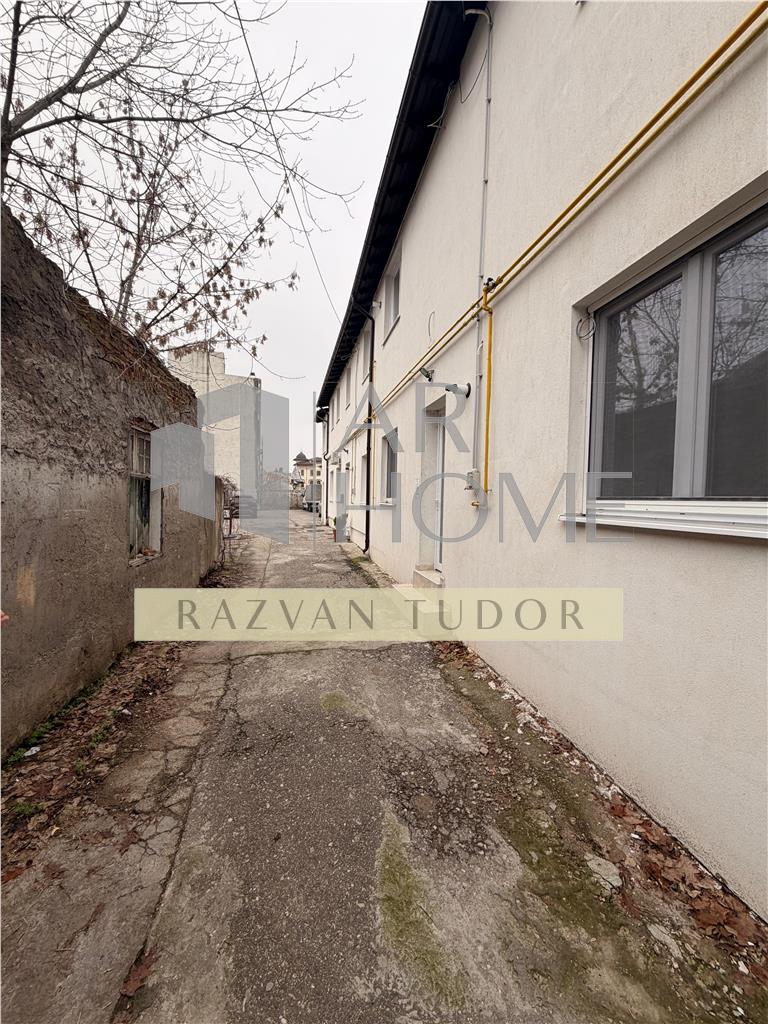 Spatiu comercial cu parcare proprie , Ploiesti, ultracentral