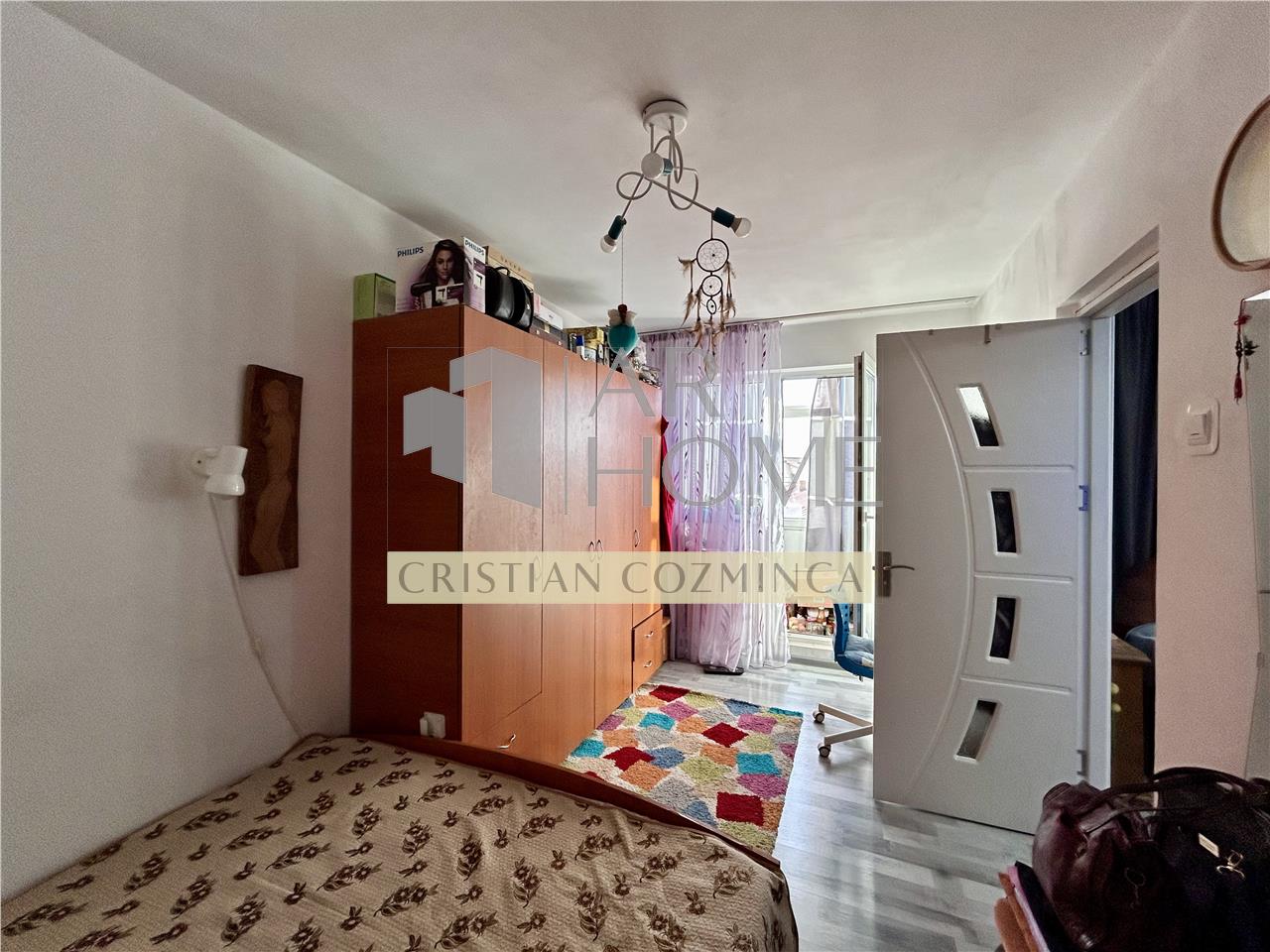 Apartament 3 camere, semidecomandat, 50.35 mp, Bd. Bucuresti, Ploiesti