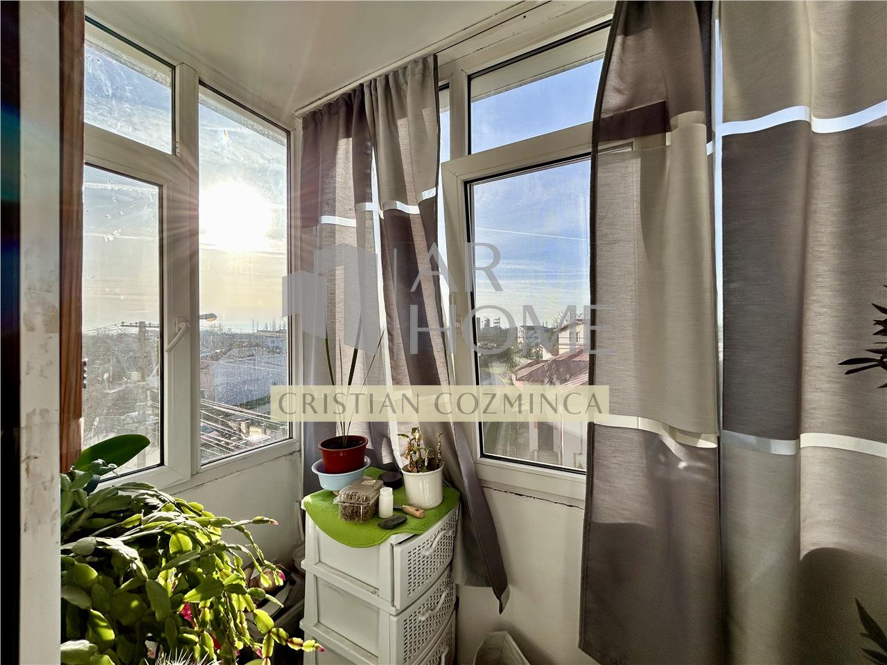 Apartament 3 camere, semidecomandat, 50.35 mp, Bd. Bucuresti, Ploiesti