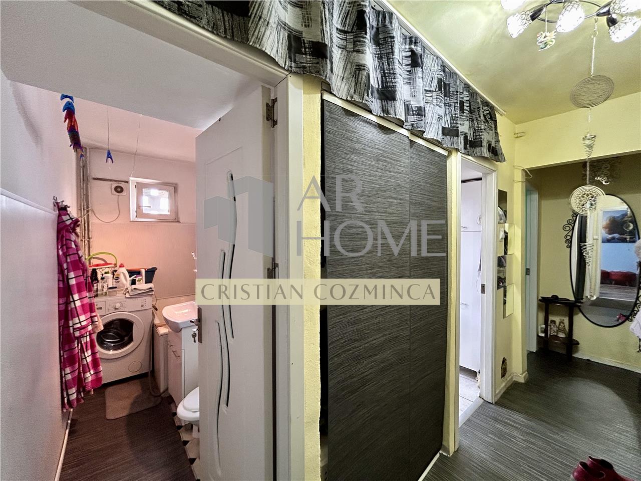 Apartament 3 camere, semidecomandat, 50.35 mp, Bd. Bucuresti, Ploiesti