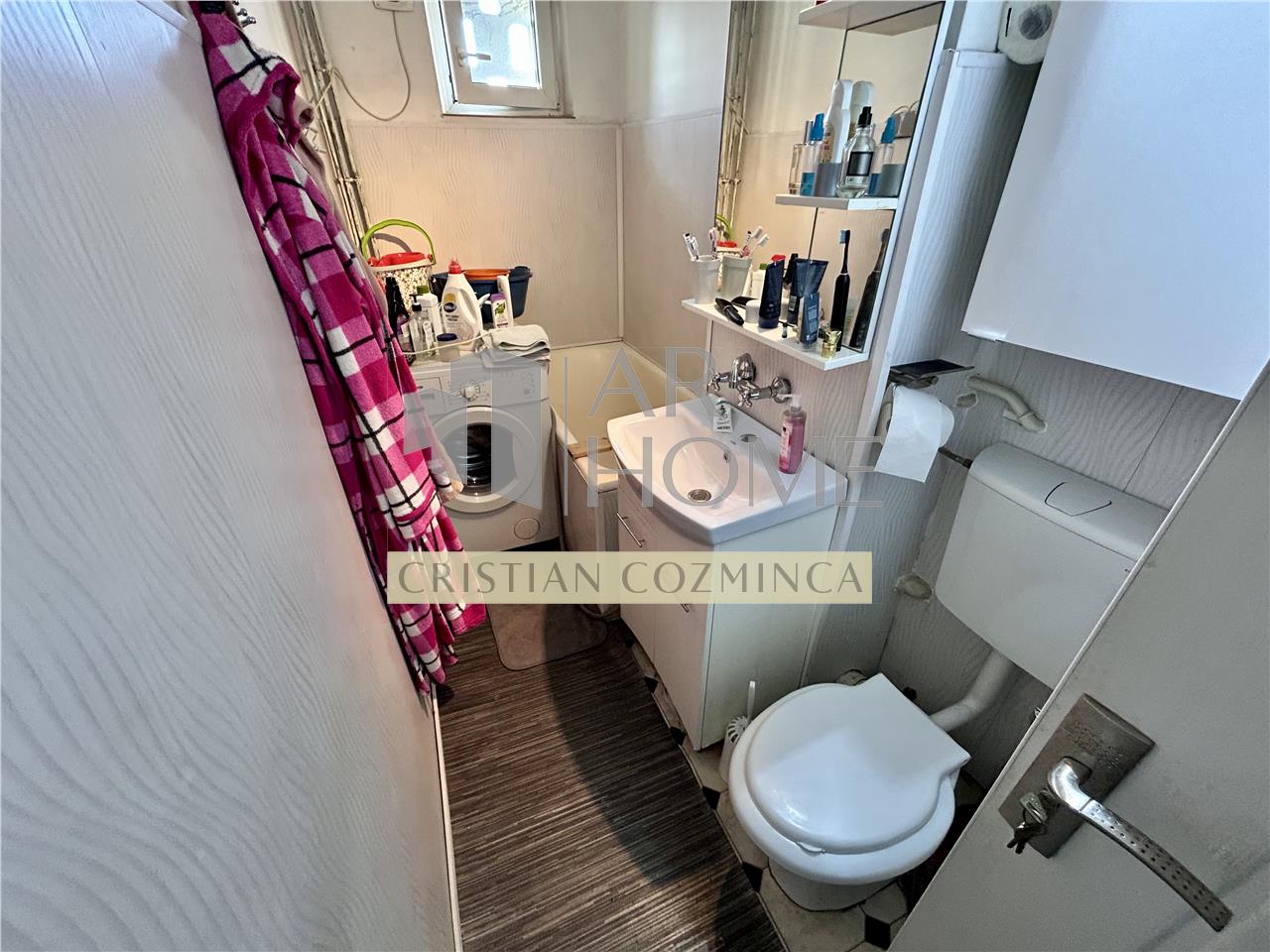 Apartament 3 camere, semidecomandat, 50.35 mp, Bd. Bucuresti, Ploiesti