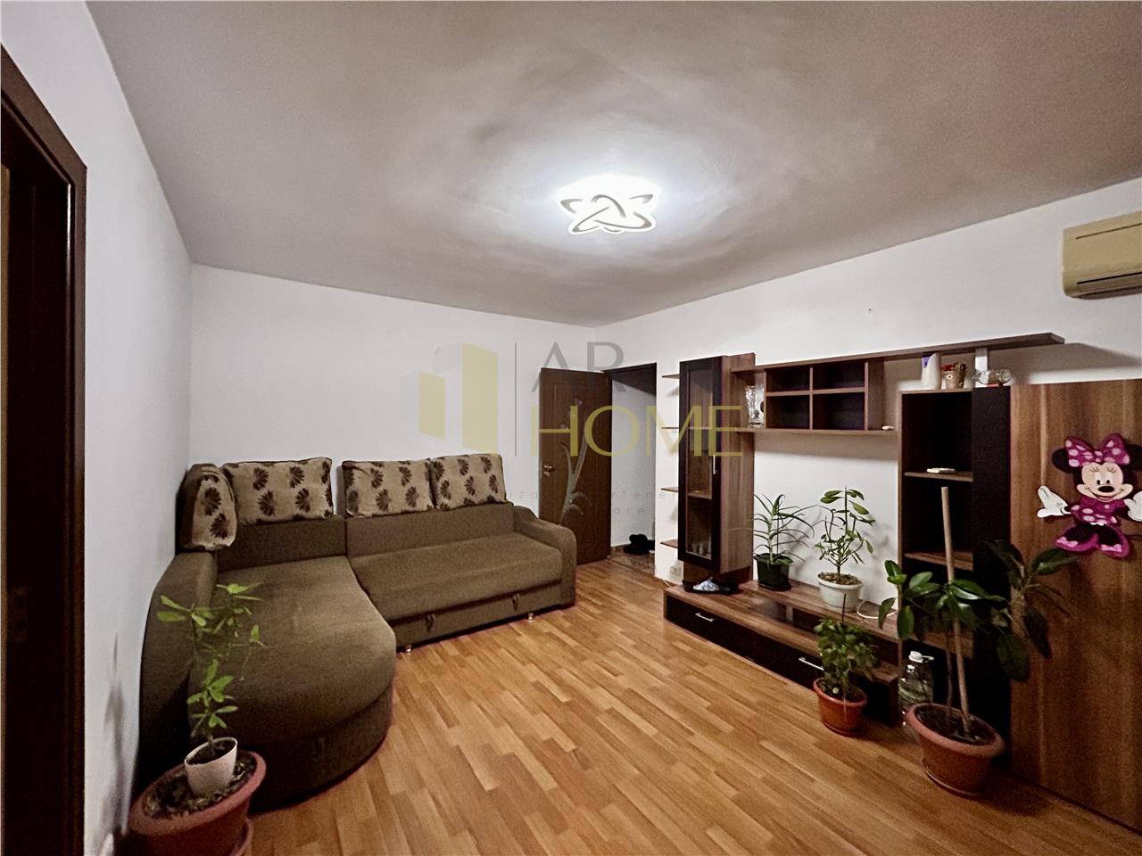 Vanzare apartament 2 camere, semidecomandat,  Lamaita, Ploiesti