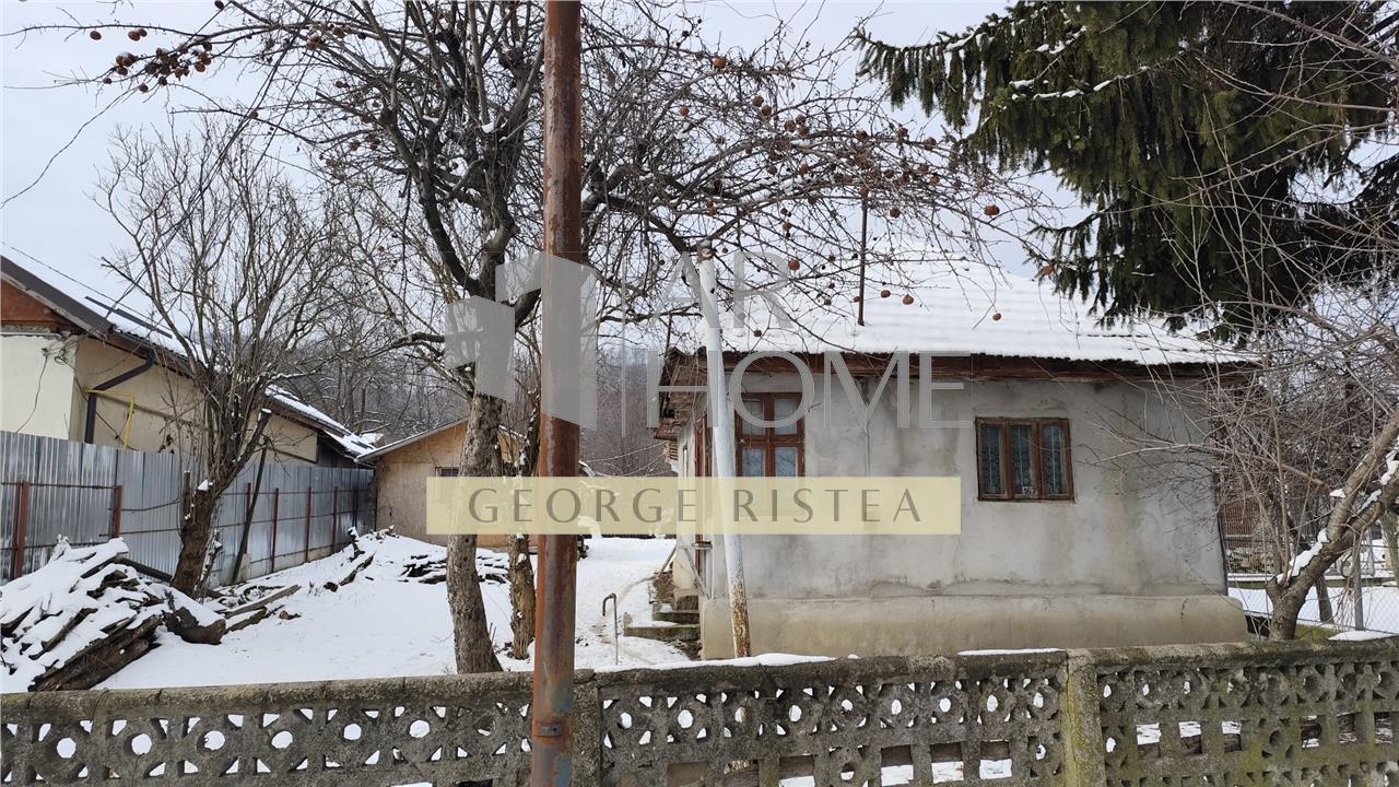 Teren 3310 mp + Casa Batraneasca Bobolia
