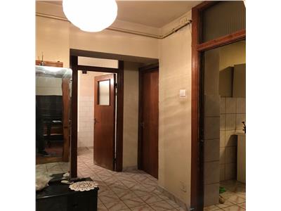 Apartament 2 camere, decomandat, bloc Winmarkt, ultracentral, Ploiesti