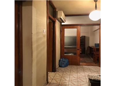 Apartament 2 camere, decomandat, bloc Winmarkt, ultracentral, Ploiesti