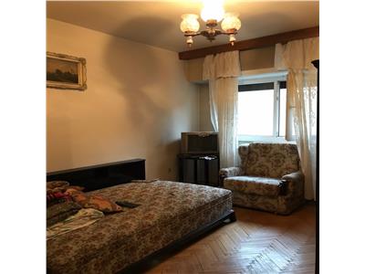 Apartament 2 camere, decomandat, bloc Winmarkt, ultracentral, Ploiesti