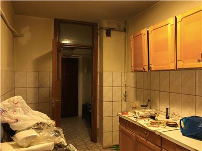 Apartament 2 camere, decomandat, bloc Winmarkt, ultracentral, Ploiesti