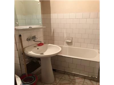 Apartament 2 camere, decomandat, bloc Winmarkt, ultracentral, Ploiesti