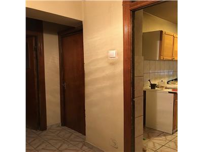 Apartament 2 camere, decomandat, bloc Winmarkt, ultracentral, Ploiesti