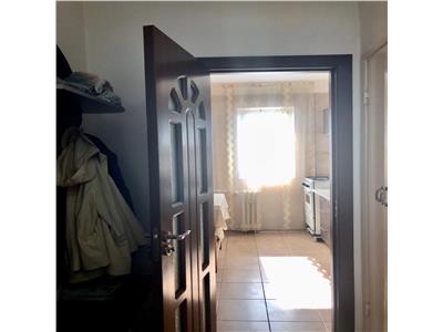 Apartament 2 camere, decomandat, imbunatatiri, zona AFI, Ploiesti