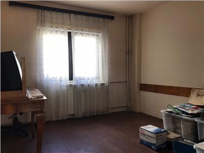 Apartament 3 camere, decomandat, zona ultracentrala, Ploiesti