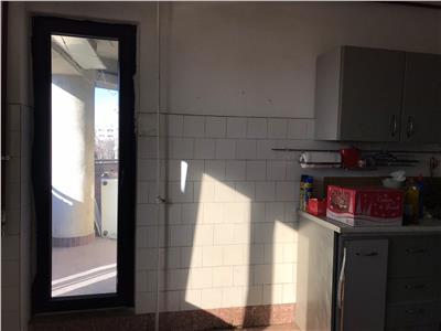 Apartament 3 camere, decomandat, zona ultracentrala, Ploiesti