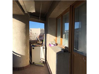 Apartament 3 camere, decomandat, zona ultracentrala, Ploiesti