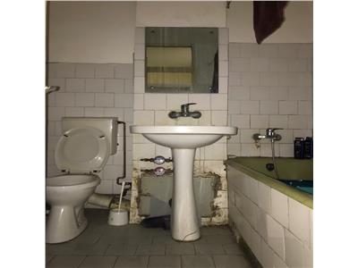 Apartament 3 camere, decomandat, zona ultracentrala, Ploiesti