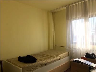 Apartament 3 camere, decomandat, zona ultracentrala, Ploiesti