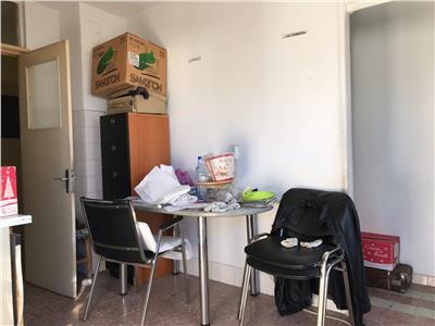 Apartament 3 camere, decomandat, zona ultracentrala, Ploiesti