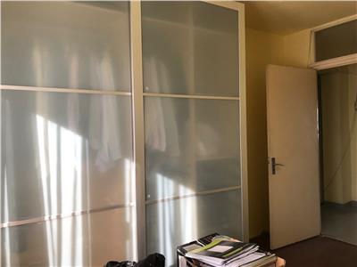 Apartament 3 camere, decomandat, zona ultracentrala, Ploiesti