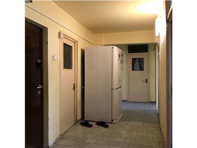 Apartament 3 camere, decomandat, zona ultracentrala, Ploiesti