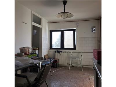 Apartament 3 camere, decomandat, zona ultracentrala, Ploiesti