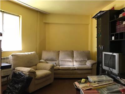Apartament 3 camere, decomandat, zona ultracentrala, Ploiesti