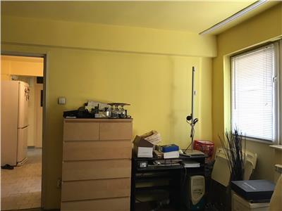 Apartament 3 camere, decomandat, zona ultracentrala, Ploiesti