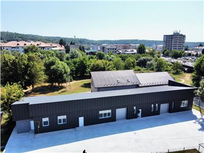 Hala industriala, renovata complet, 280 mp, central Moreni, Dambovita