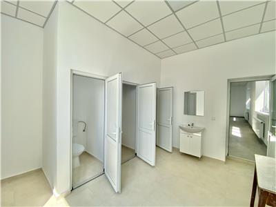 Hala industriala, renovata complet, 280 mp, central Moreni, Dambovita