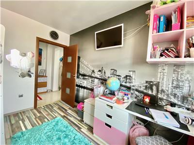 Apartament 4 camere, renovat, centrala termica ,Malu Rosu, Ploiesti