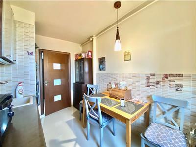 Apartament 4 camere, renovat, centrala termica ,Malu Rosu, Ploiesti