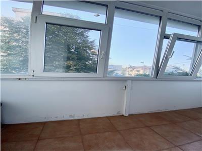 Apartament 3 camere, 2 bai, decomandat, zona Democratiei, Ploiesti