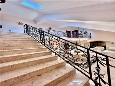 Vila de lux S+P+1E, 7 camere, piscina, zona Muscel, Campina