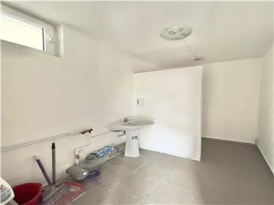 Spatiu 100 mp, curte 50 mp, zona Buna Vestire, Ploiesti
