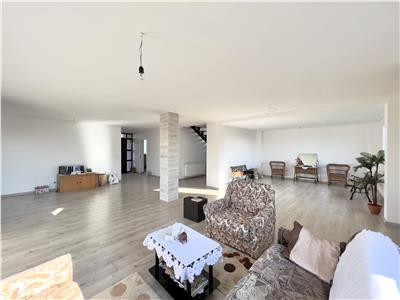 Vila 5 camere, P+1E, teren 1162 mp, Rafov 20 min fata de Ploiesti