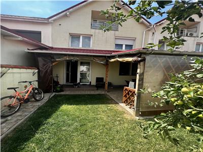 Vanzare casa 4 camere, de tip insiruit, Ploiesti, zona Nord