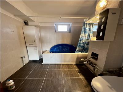 Vanzare apartament 5 camere, in Ploiesti, zona ultracentrala
