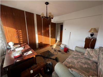 Vanzare apartament 5 camere, in Ploiesti, zona ultracentrala