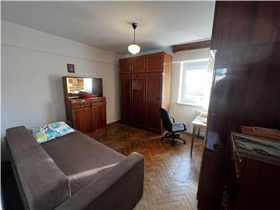 Vanzare apartament 5 camere, in Ploiesti, zona ultracentrala