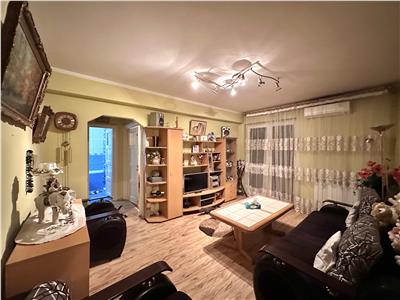 Apartament 3 camere, semidecomandat, ultracentral, Ploiesti