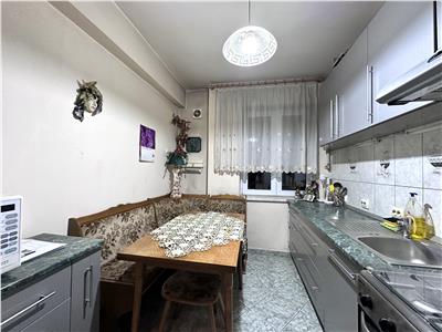 Apartament 3 camere, semidecomandat, ultracentral, Ploiesti