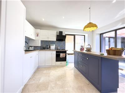 Vila de lux, P+1E+M, mobilata utilata, garaj, zona Bereasca, Ploiesti