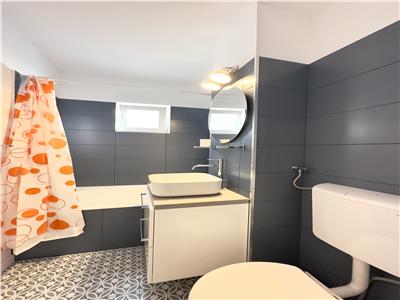 Apartament 2 camere, renovat, prima inchiriere, zona Vest, Ploiesti